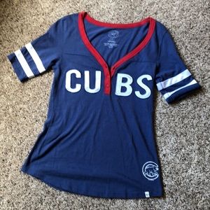 Women’s cubs tee